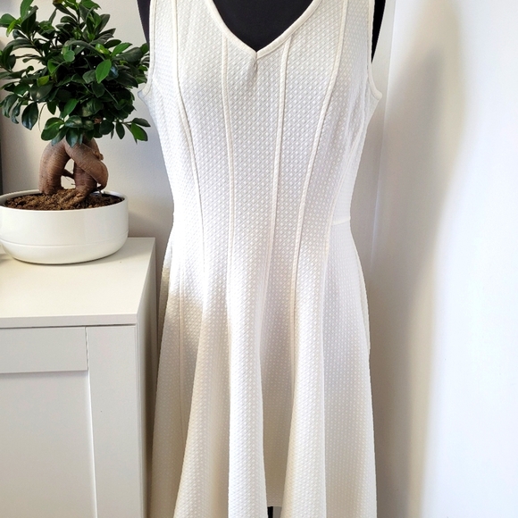 Gabby Skye White Dress - Picture 2 of 6